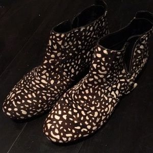 Dolce Vita Chealse Boots (cow print) leather